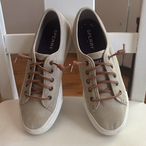 Sperry Beige Canvas Shoes with White Soles - Picture 6 of 8